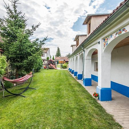 Malovany Dvorecek Dolní Dunajovice Exterior foto