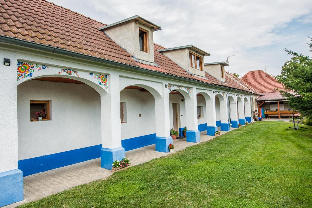 Malovany Dvorecek Dolní Dunajovice Exterior foto