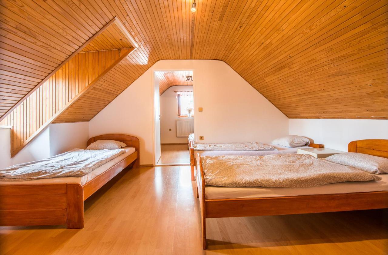 Malovany Dvorecek Dolní Dunajovice Exterior foto